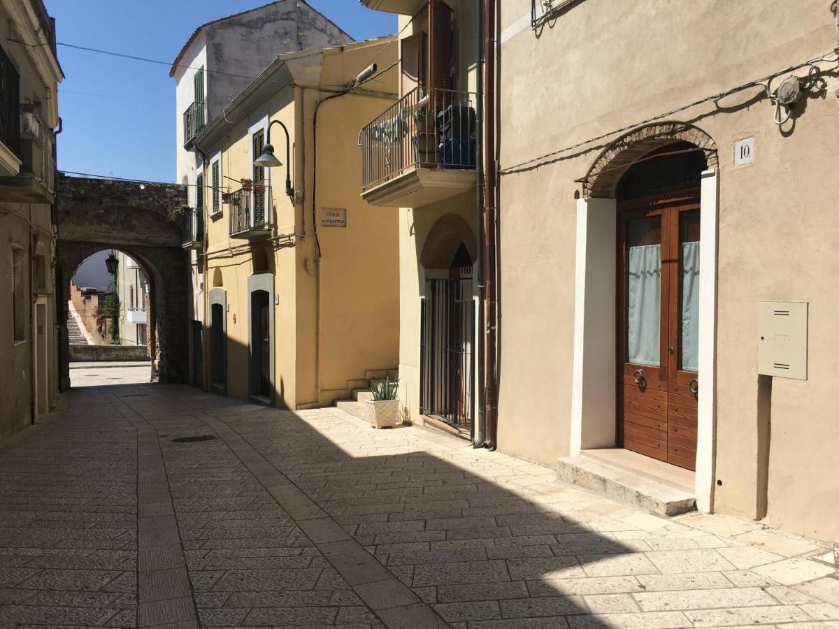 Ferienwohnung Le Volte Nel Borgo Termoli Exterior foto